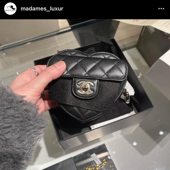Rare!!!! Authentic guarantee Chanel runway mini Heart bag - Picture 5 of 5